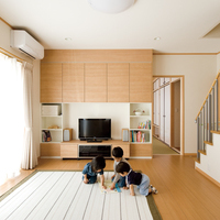 収納たっぷり家事効率UPのパントリーのある住まいのサムネイル