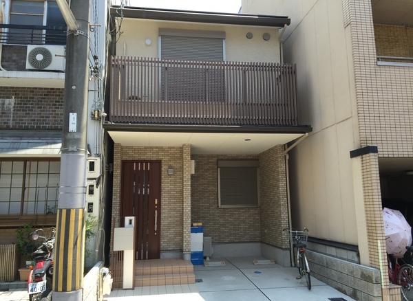 限られた空間を活かした住宅のサムネイル