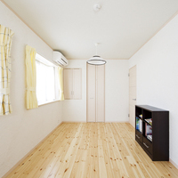 心地よい風が吹き抜け、明るい太陽が差す家のサムネイル