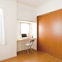 収納たっぷり家事効率UPのパントリーのある住まいのサムネイル